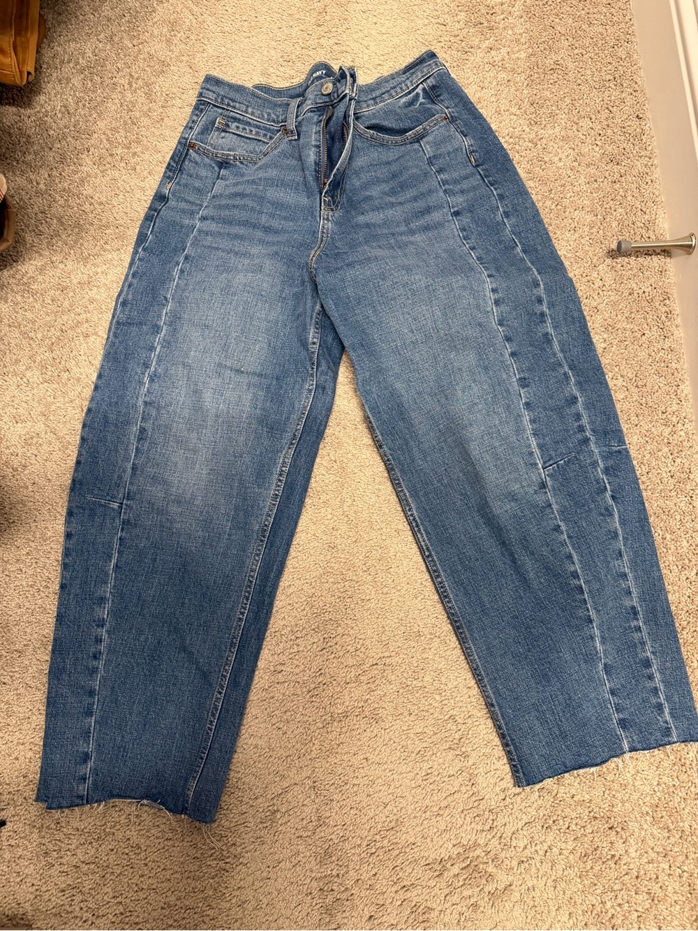 Old Navy High-Waist Barrel Leg Women's Jeans - Blue w/frayed hem